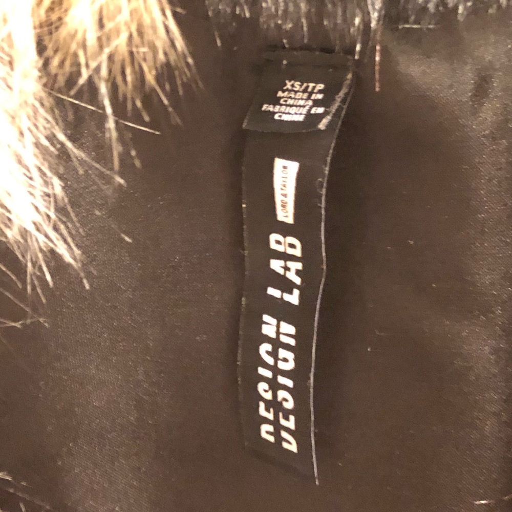 NWOT Design Lab Lord & Taylor Faux Fur Vest (XS) - Picture 4 of 6